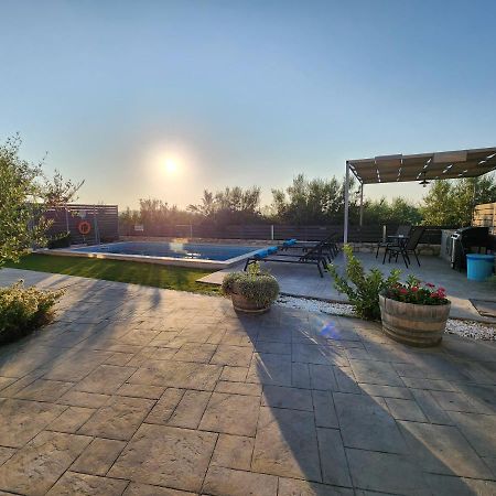 Villa Sheila With Private Pool Roumelí Dış mekan fotoğraf