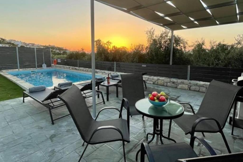 Villa Sheila With Private Pool Roumelí Dış mekan fotoğraf