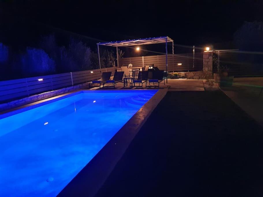 Villa Sheila With Private Pool Roumelí Dış mekan fotoğraf