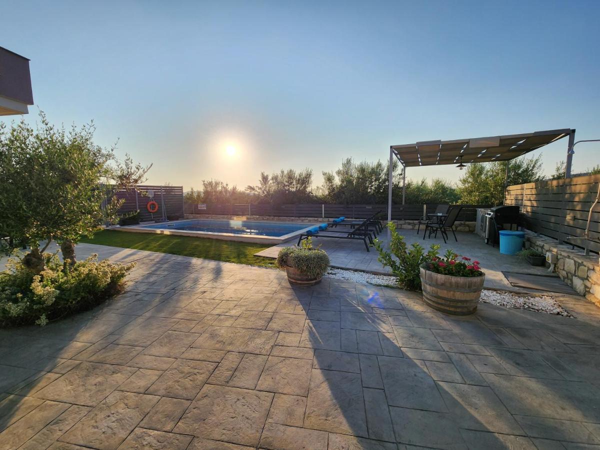 Villa Sheila With Private Pool Roumelí Dış mekan fotoğraf