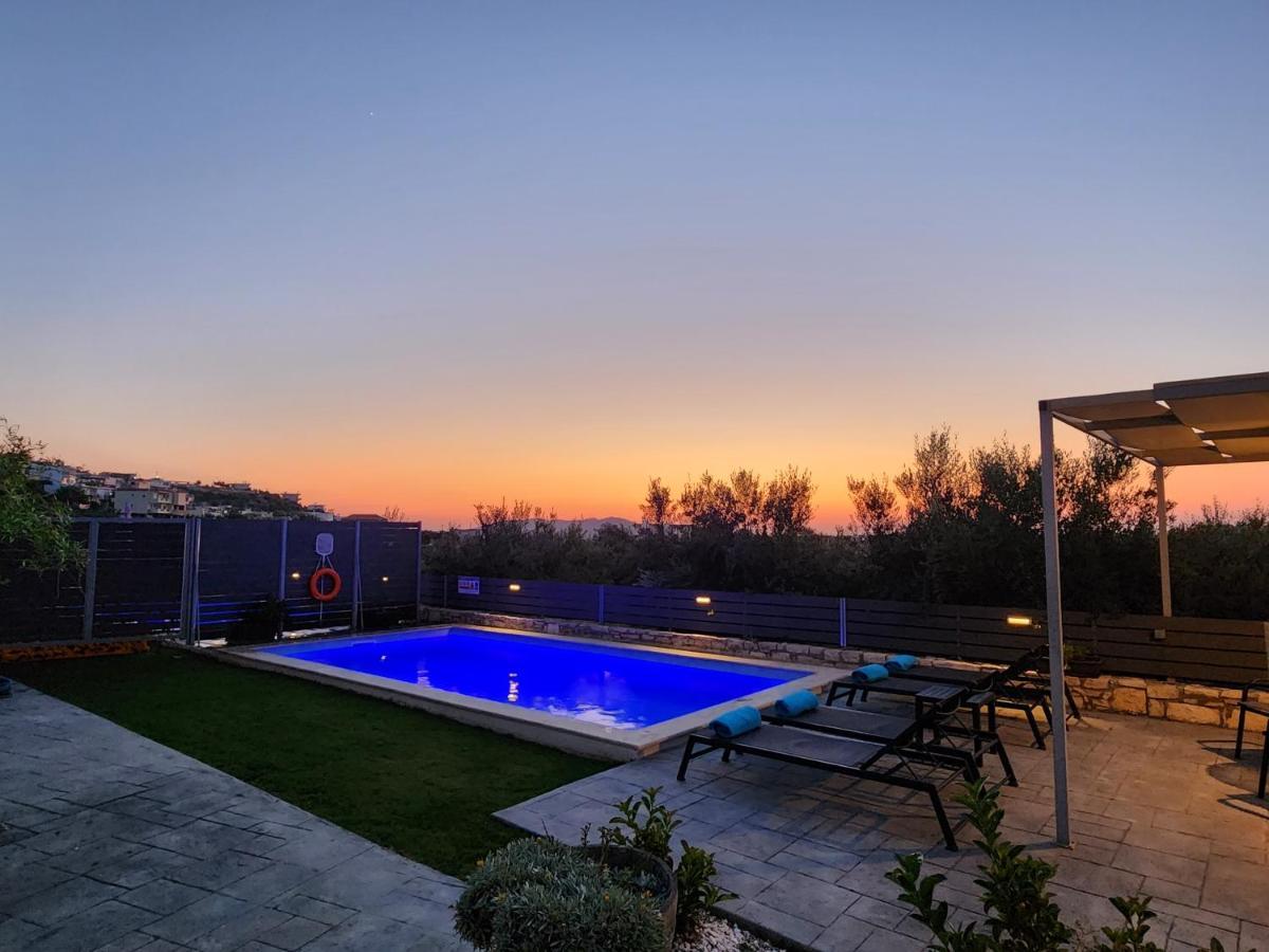Villa Sheila With Private Pool Roumelí Dış mekan fotoğraf
