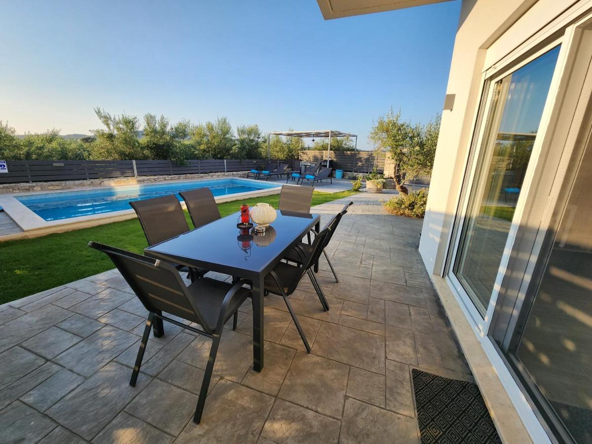 Villa Sheila With Private Pool Roumelí Dış mekan fotoğraf
